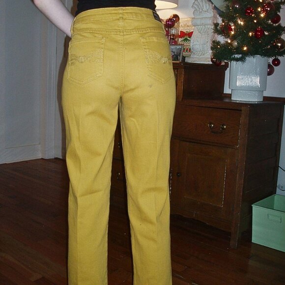 Earl Jean Yellow Tapered Jeans – Size 10 – Excellent Condition - Picture 3 of 8